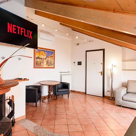 Apartamento Ampia Mansarda E Terrazzo 10 Minuti Dal Centro Turín Exterior foto